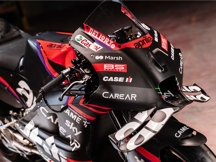 Aprilia mostra RS-GP da MotoGP 2022 em trajes de gala